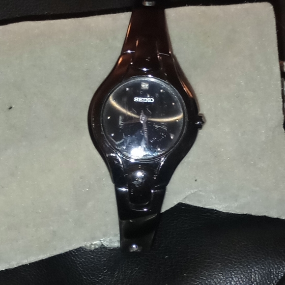 SEIKO DIAMOND BLK STEEL FACE BRACELET WATCH SUJF85